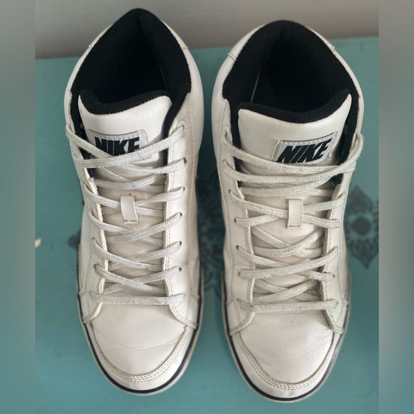 Nike Sneakers - Discontinued! - Picture 6 of 14